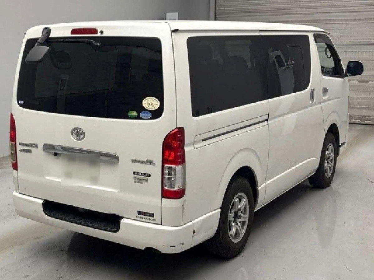 TOYOTA REGIUS ACE VAN
