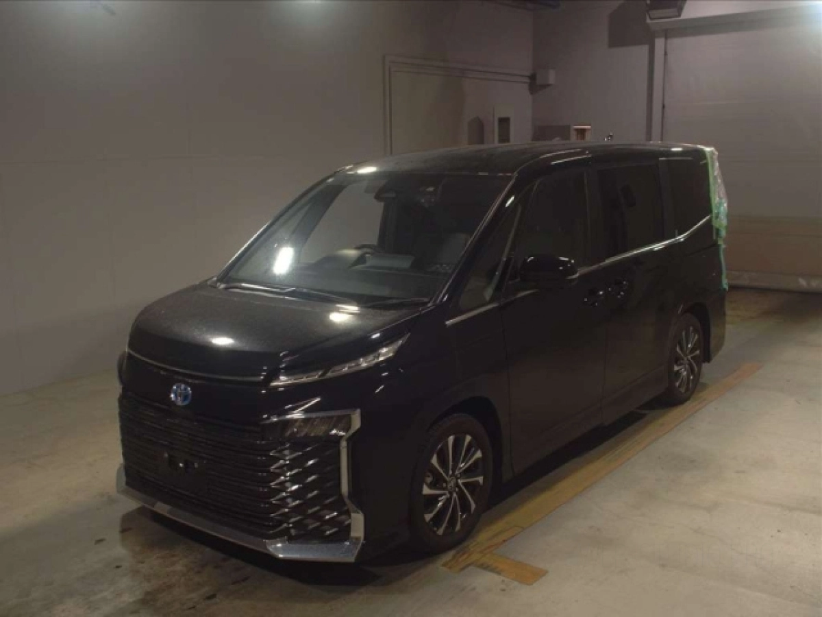 TOYOTA VOXY ZWR90W 2025