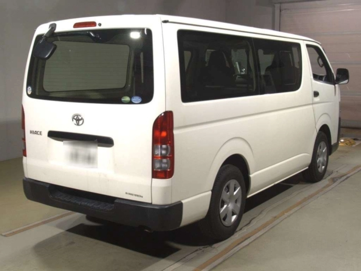 TOYOTA HIACE VAN TRH200V 2019