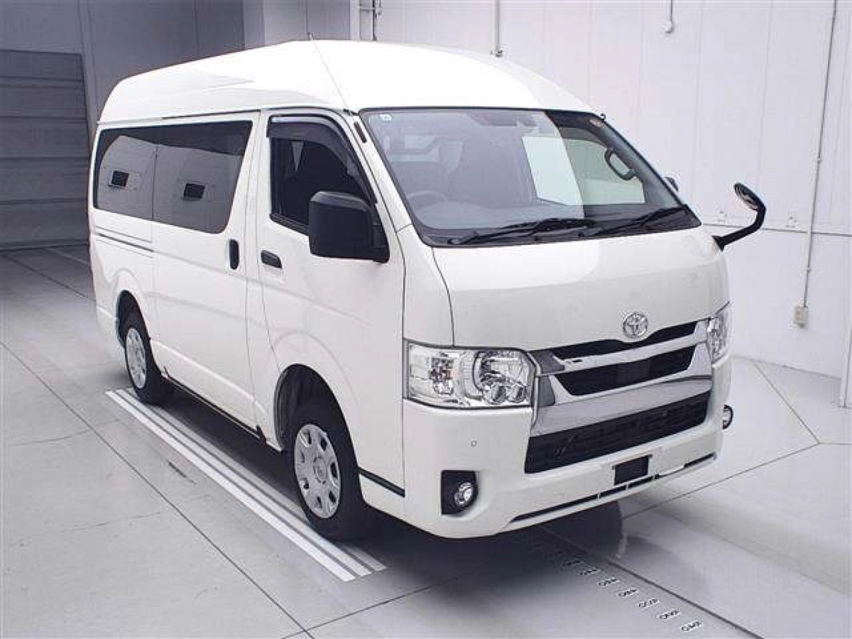 TOYOTA HIACE VAN TRH200K 2021