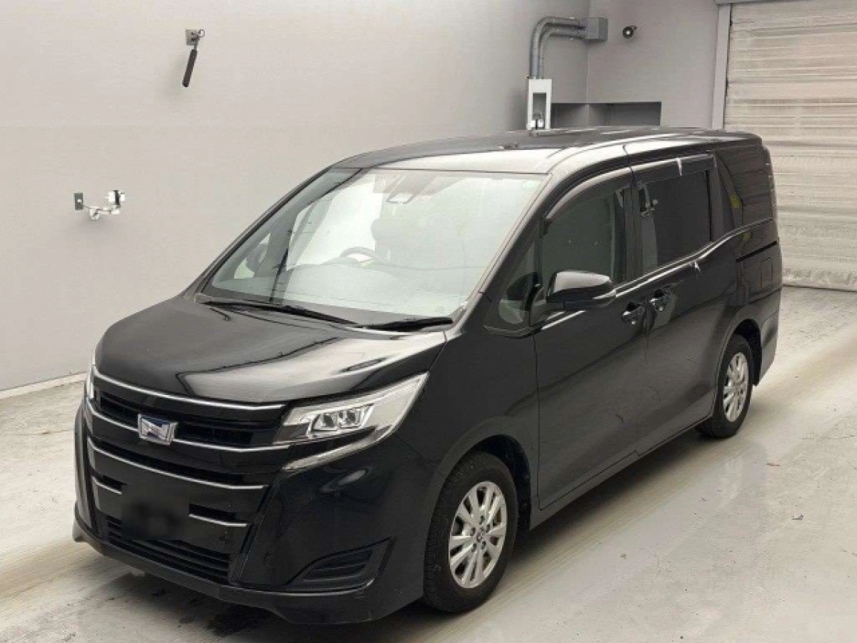 TOYOTA NOAH ZWR80G 2020