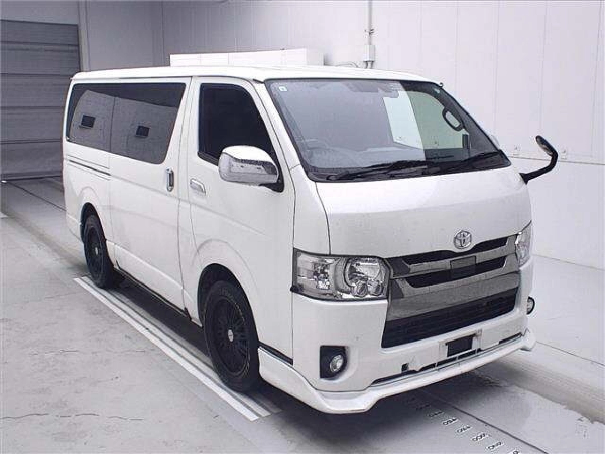TOYOTA HIACE VAN GDH201V 2020