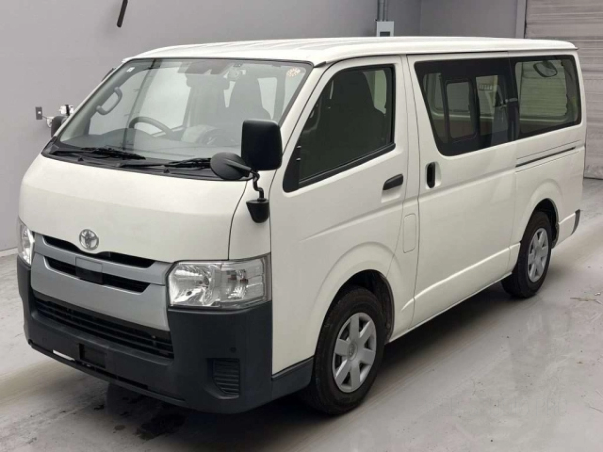 TOYOTA HIACE VAN TRH200V 2019