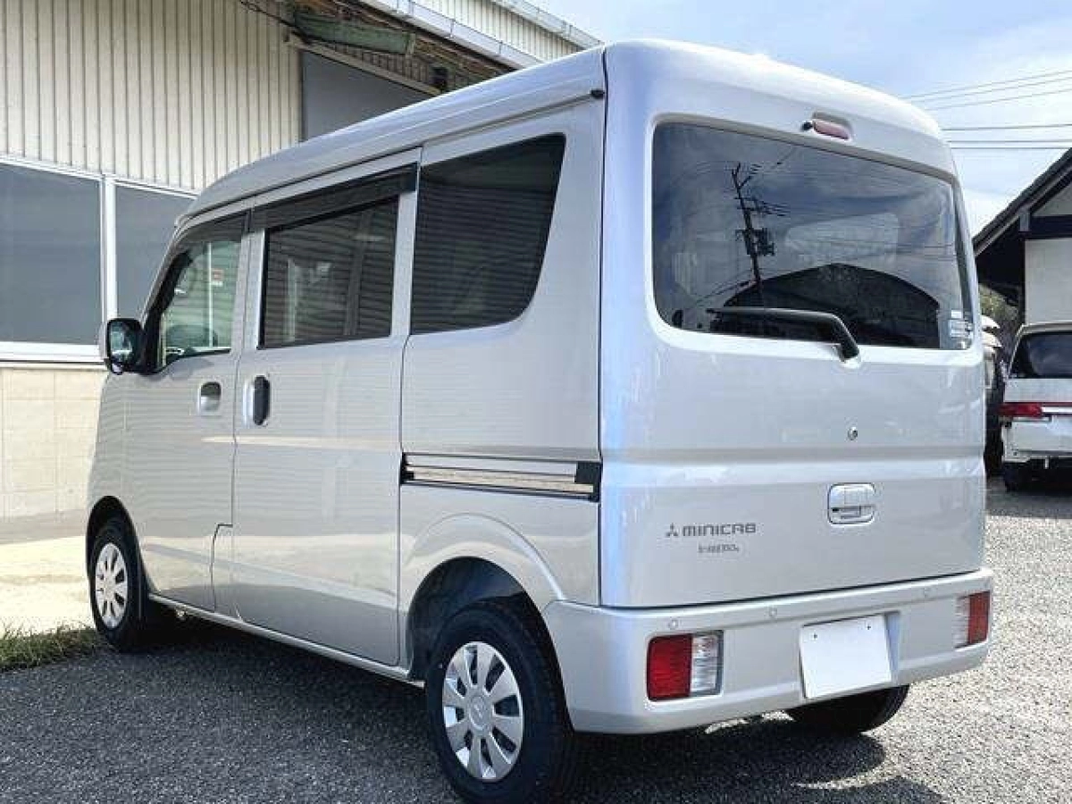 MITSUBISHI MINICAB VAN