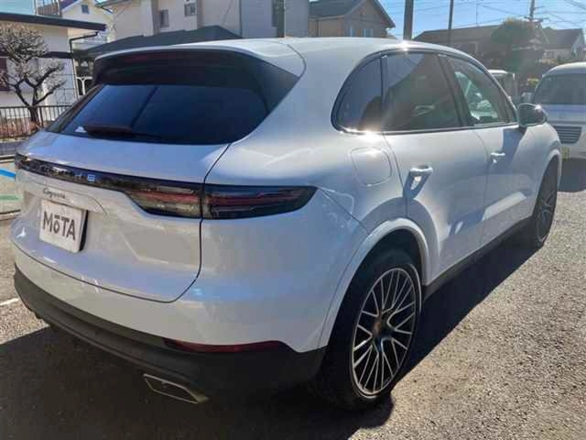 PORSCHE CAYENNE