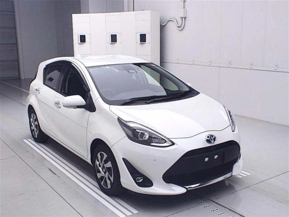 TOYOTA AQUA NHP10 2021