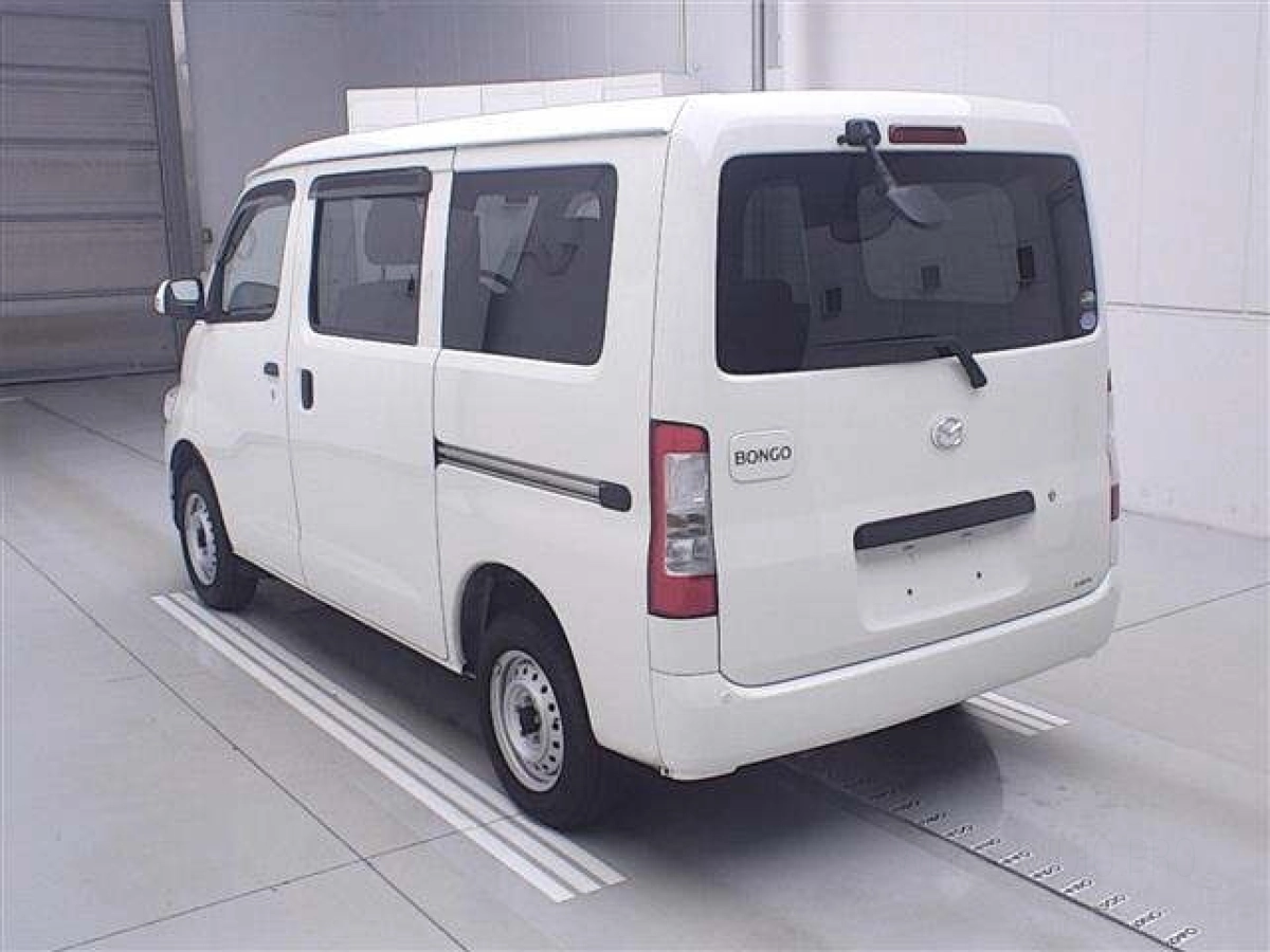 MAZDA BONGO VAN