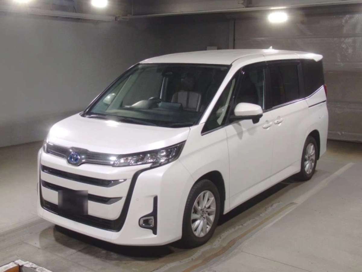 TOYOTA NOAH ZWR90W 2022