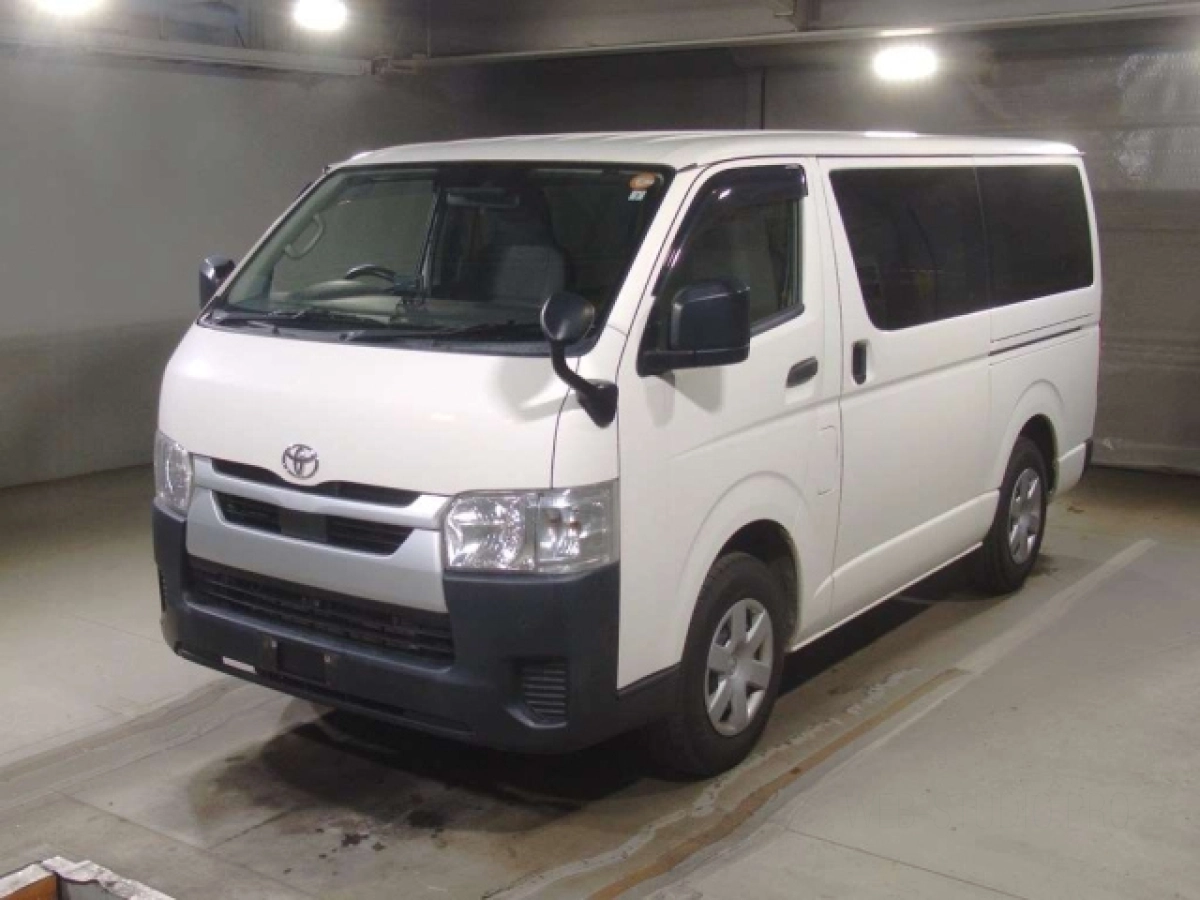 TOYOTA HIACE VAN TRH200V 2021