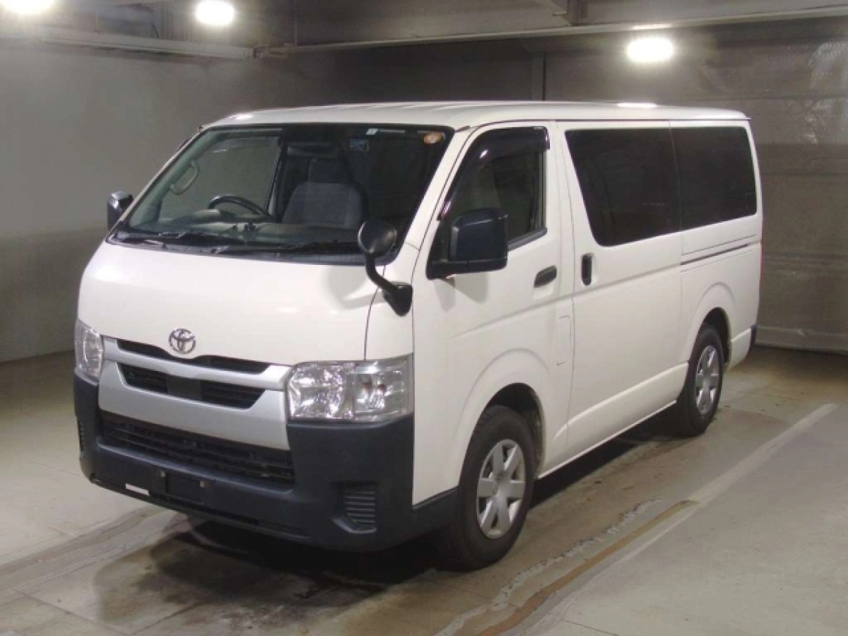 TOYOTA HIACE VAN TRH200V 2021