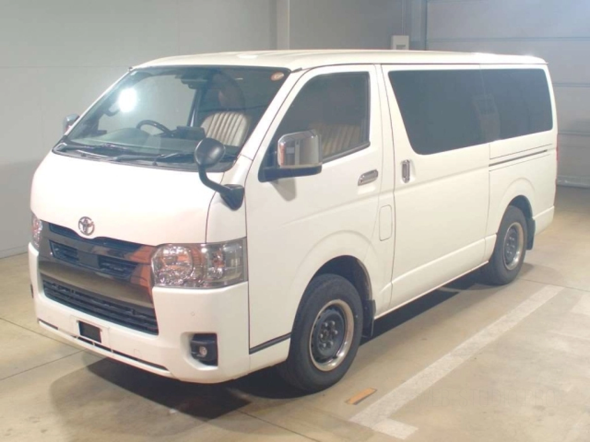 TOYOTA HIACE VAN GDH206V 2022