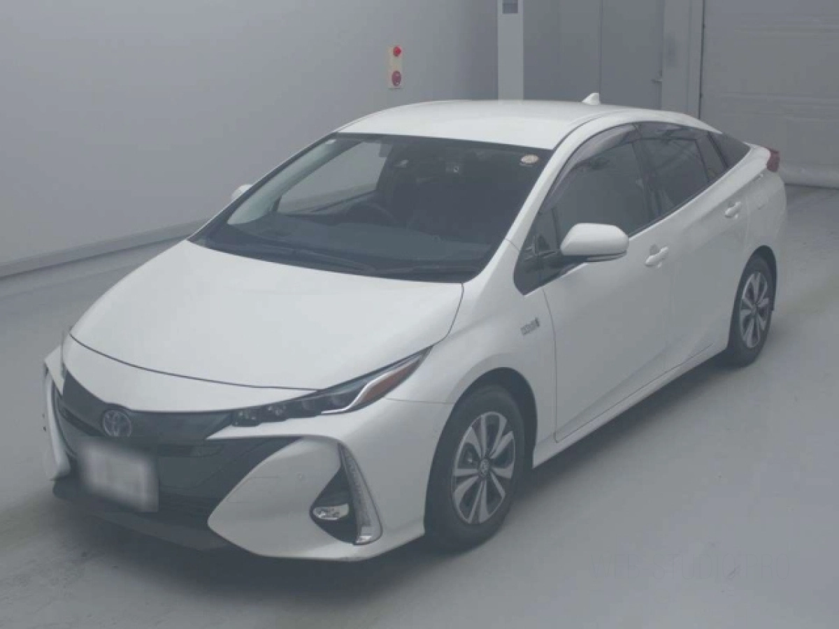 TOYOTA PRIUS PHV ZVW52 2021