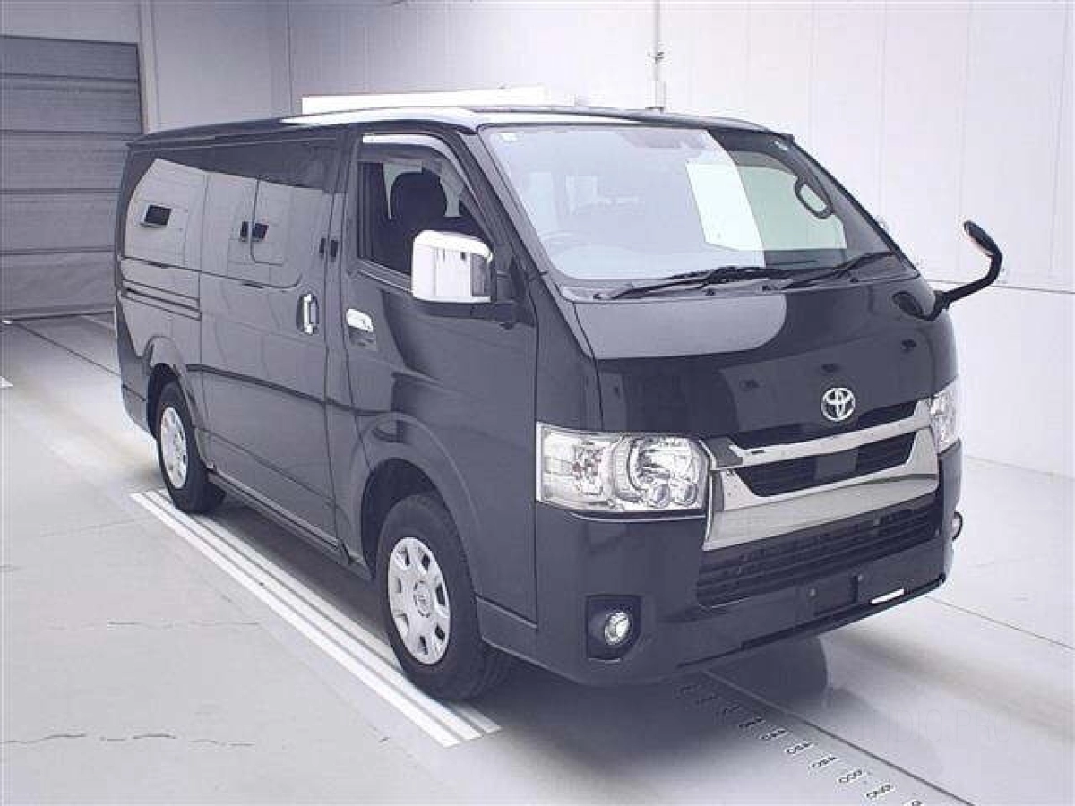 TOYOTA HIACE VAN GDH206V 2020