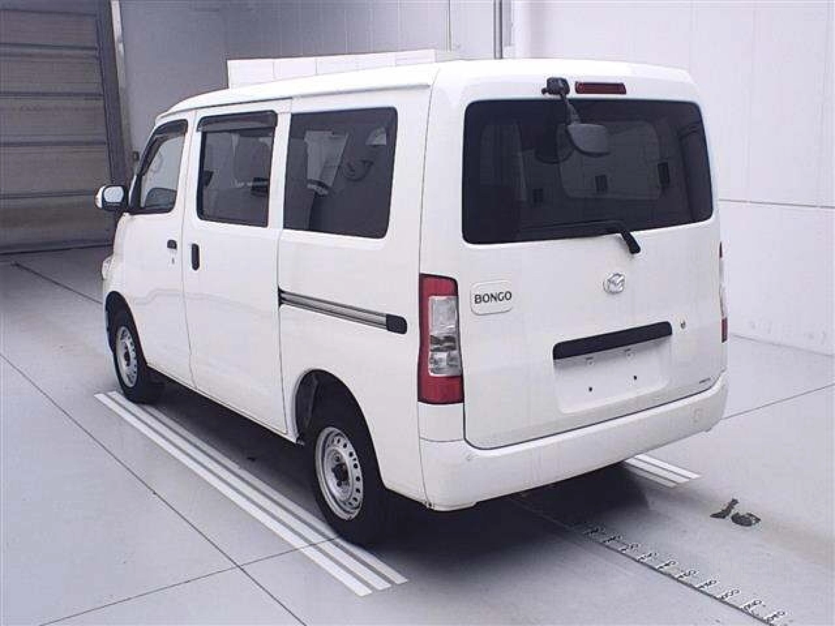 MAZDA BONGO VAN