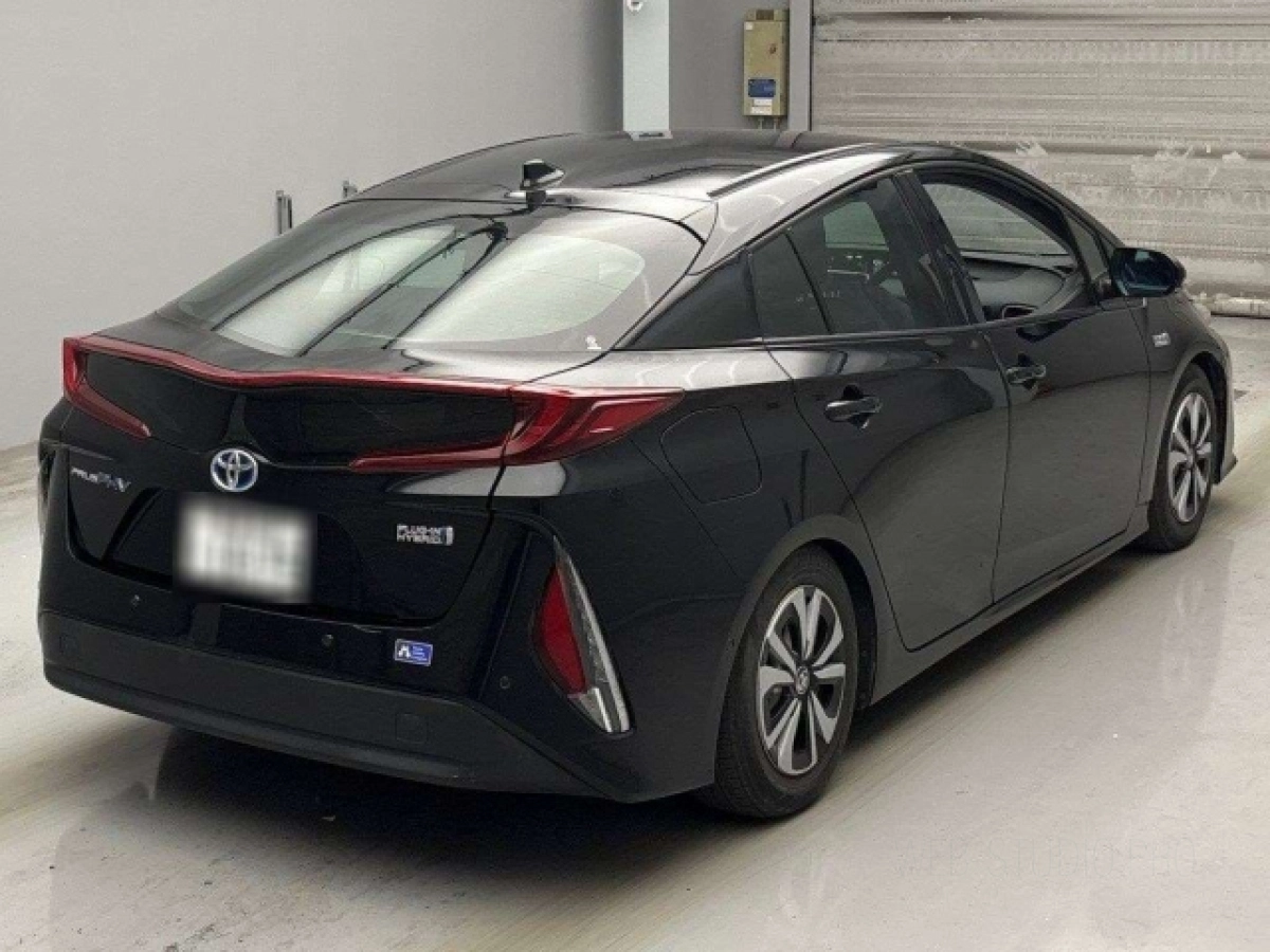 TOYOTA PRIUS PHV