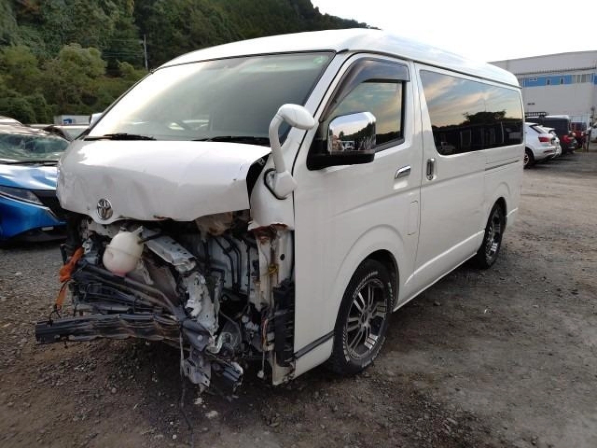 TOYOTA HIACE TRH214W 2021