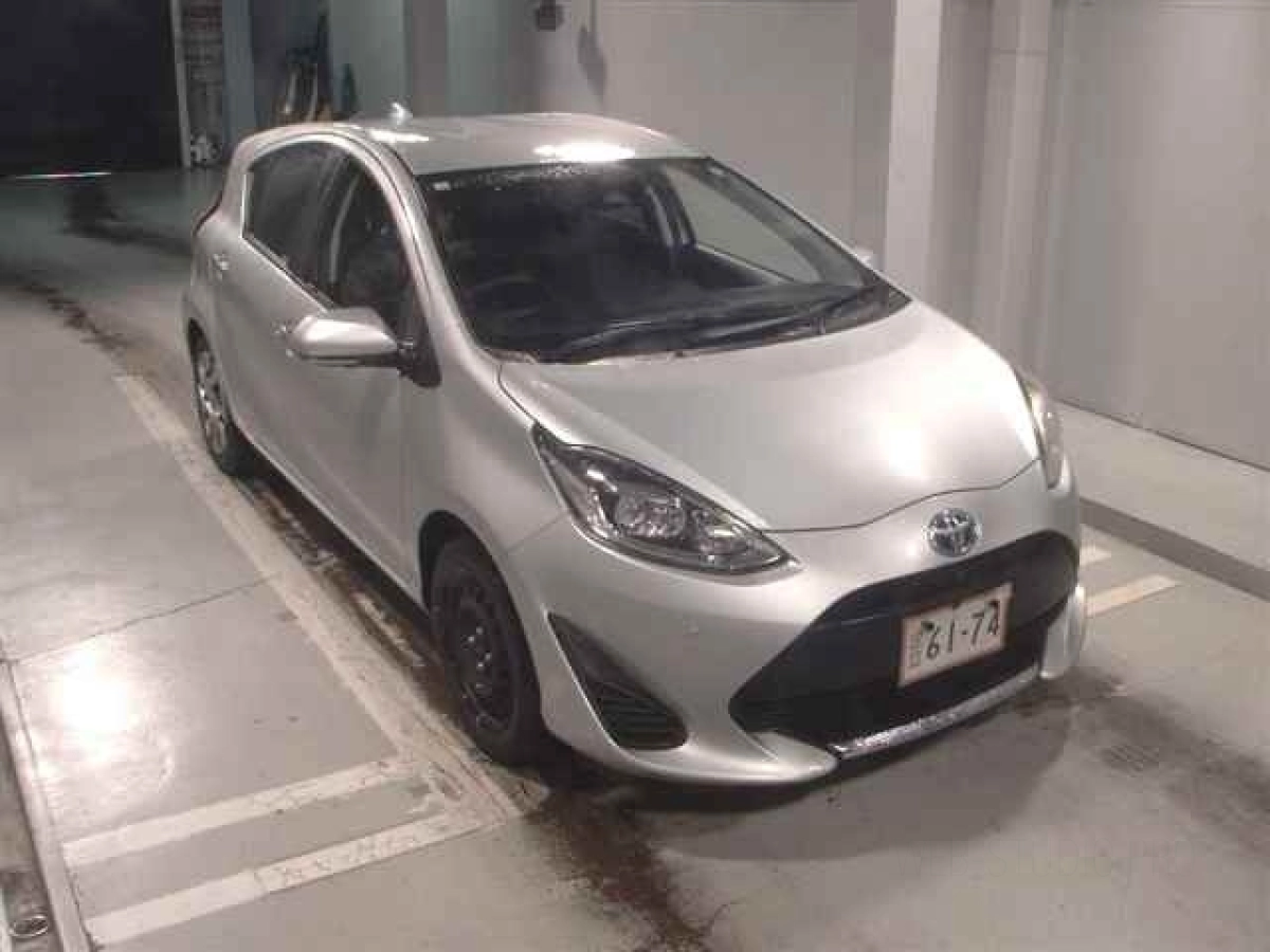 TOYOTA AQUA NHP10 2020