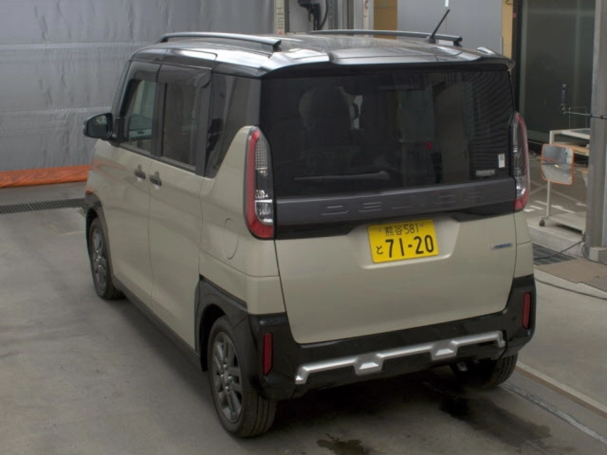 MITSUBISHI DELICA MINI