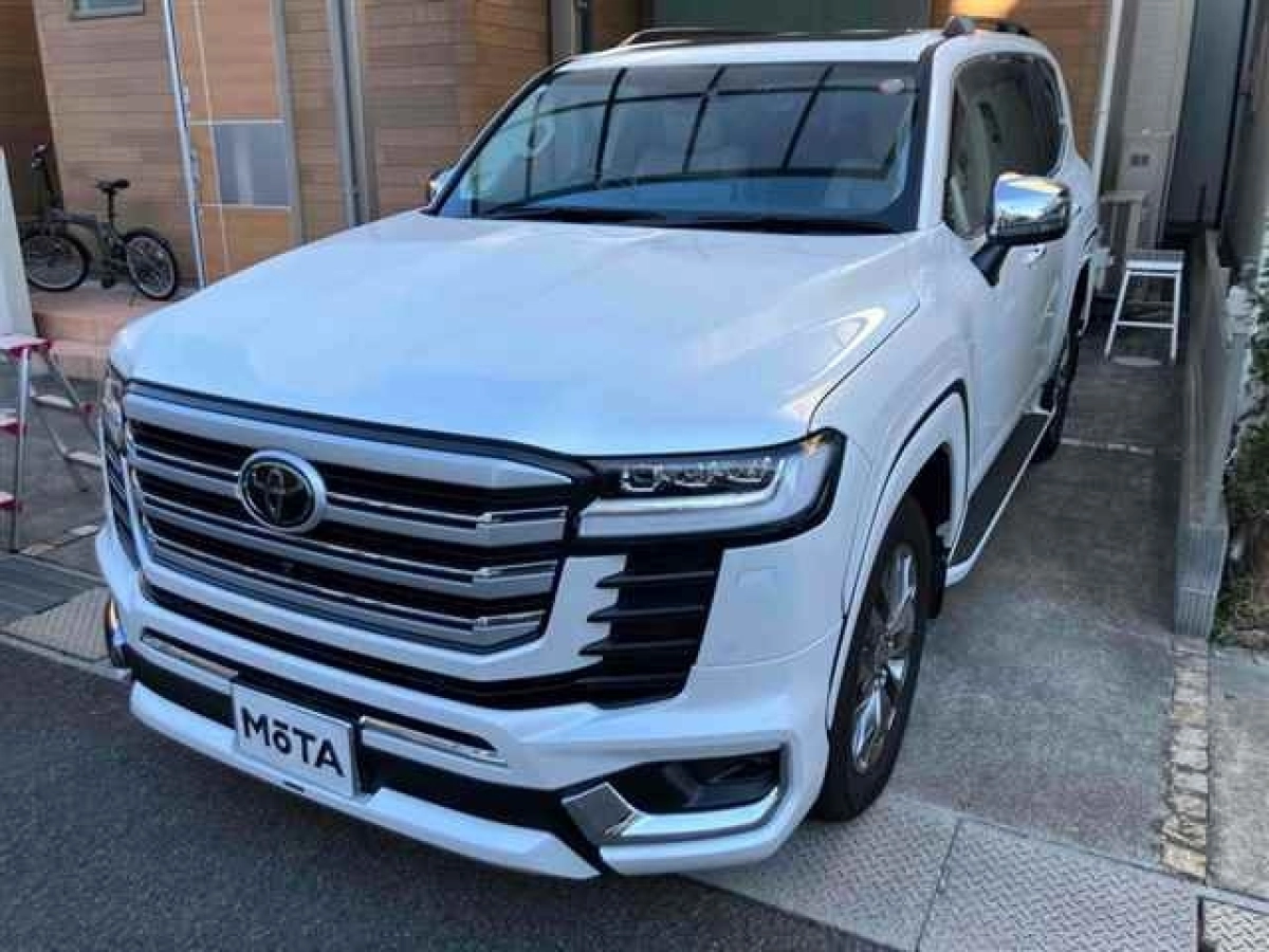 TOYOTA LAND CRUISER VJA300W 2024