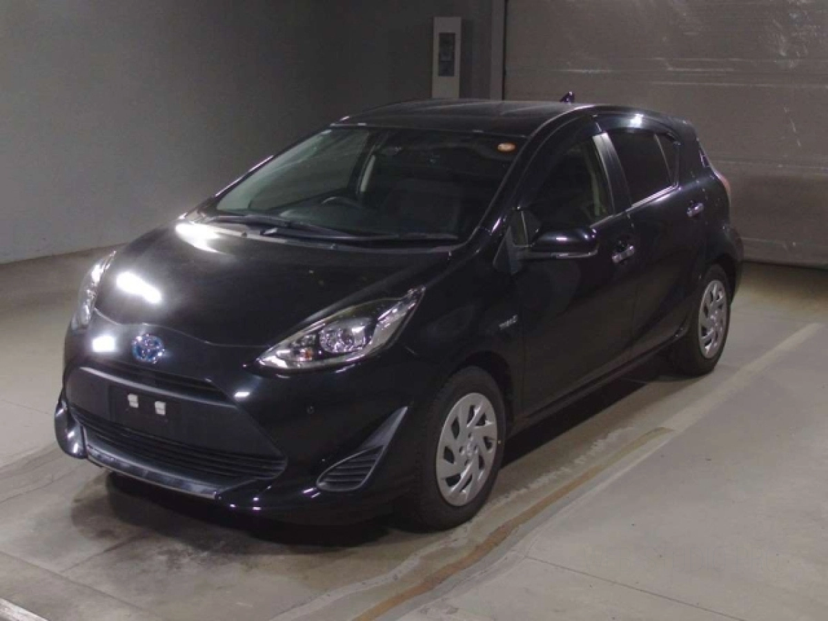 TOYOTA AQUA NHP10 2019