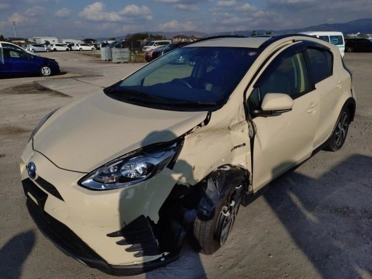 TOYOTA AQUA NHP10H 2020