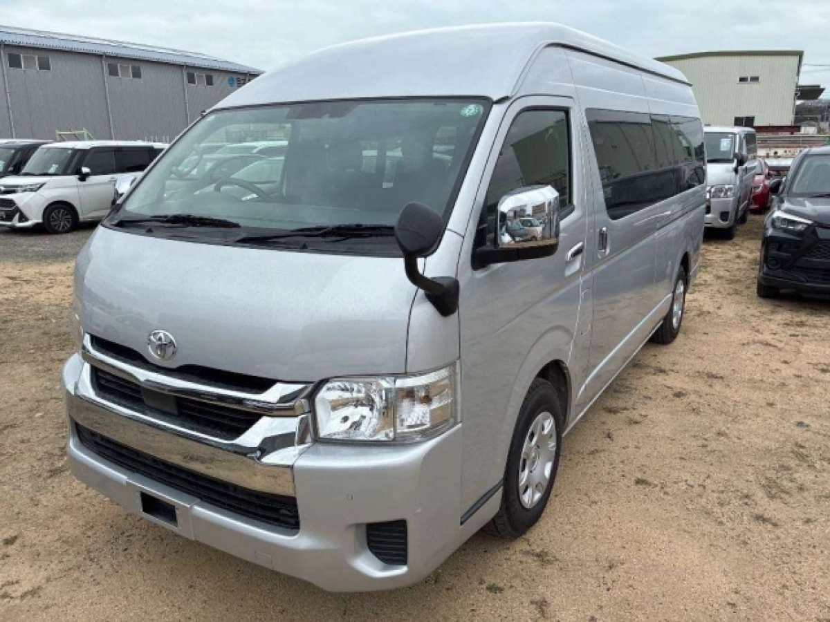 TOYOTA HIACE TRH224W 2021
