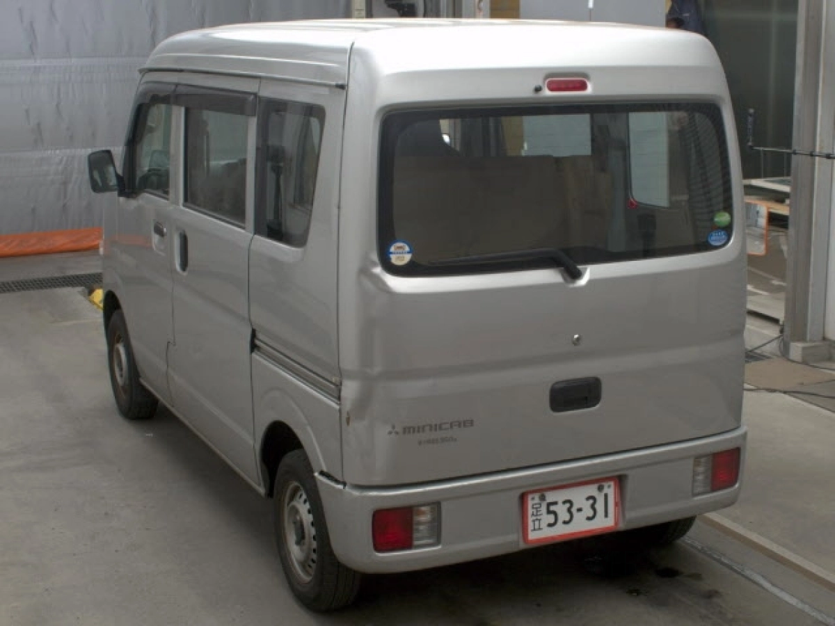 MITSUBISHI MINICAB VAN