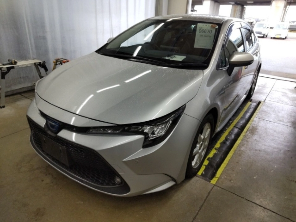 TOYOTA COROLLA ZWE214 2022