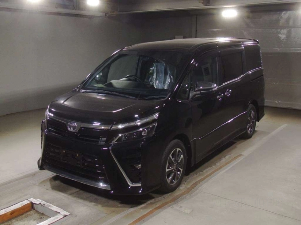 TOYOTA VOXY ZRR80W 2020