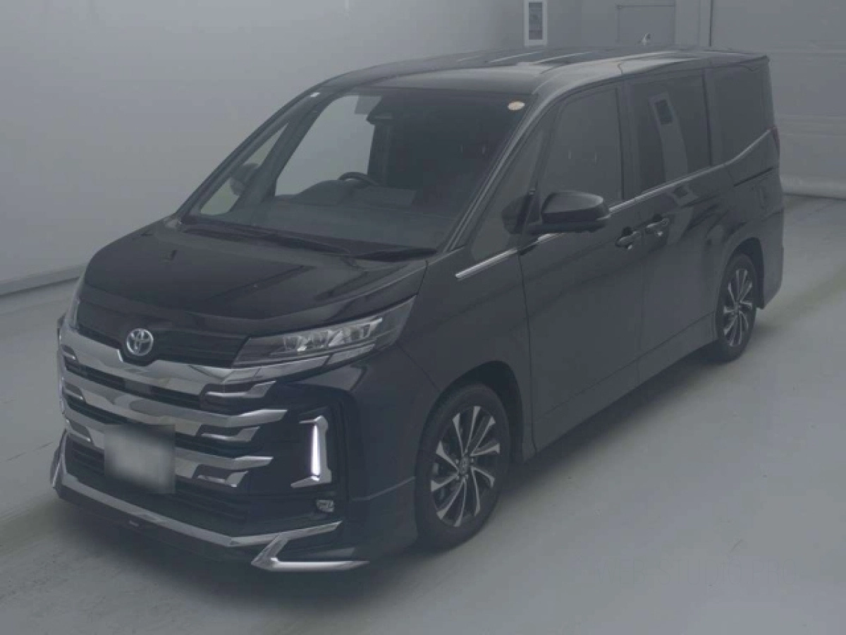 TOYOTA NOAH ZWR90W 2024