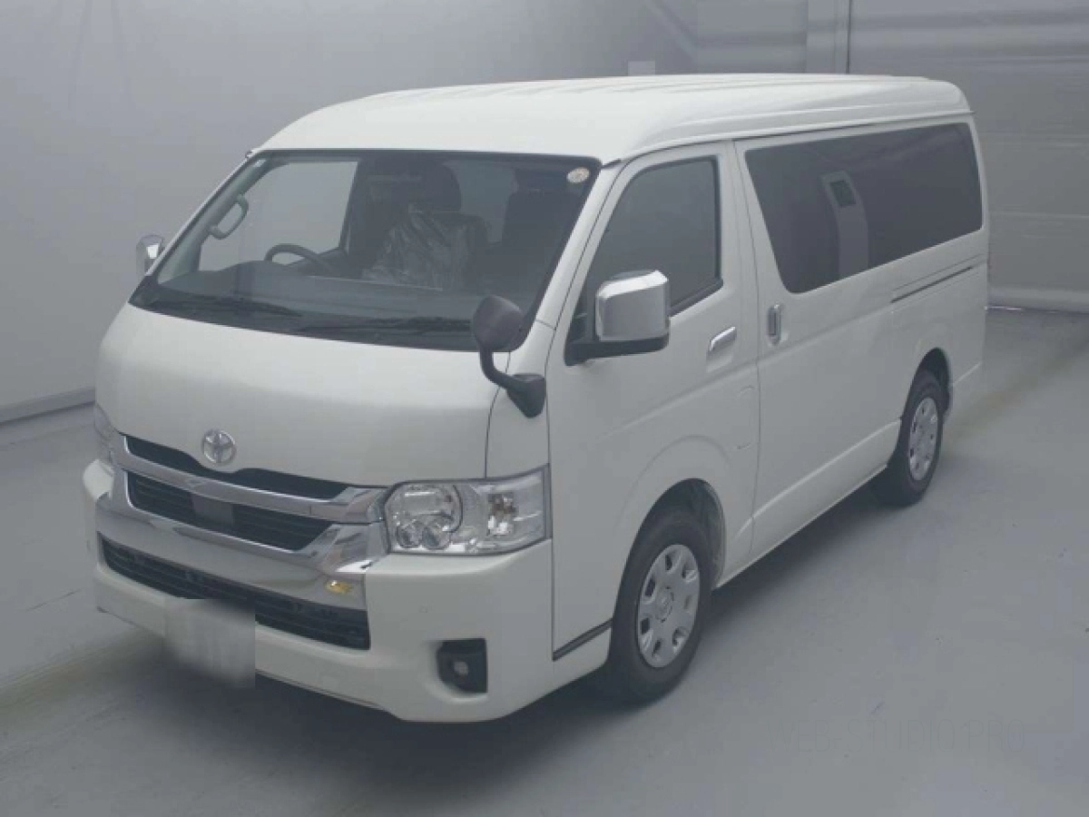 TOYOTA HIACE TRH214W 2025