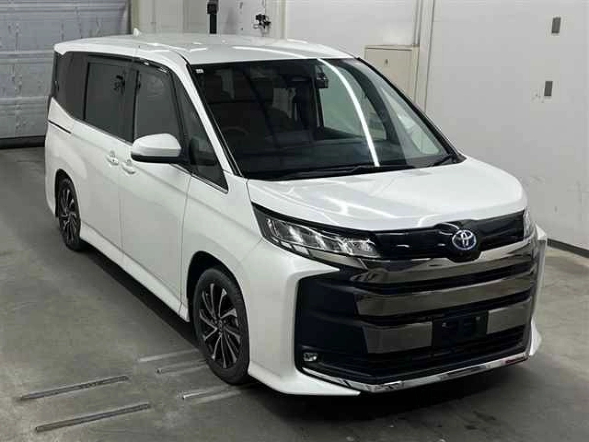 TOYOTA NOAH ZWR90W 2023
