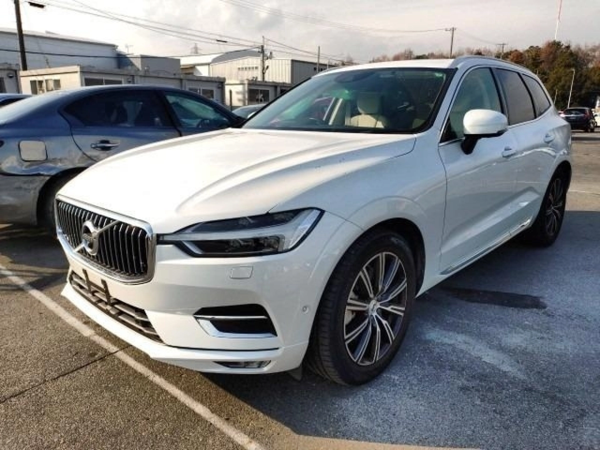 VOLVO XC60 UD4204TXCA 2020