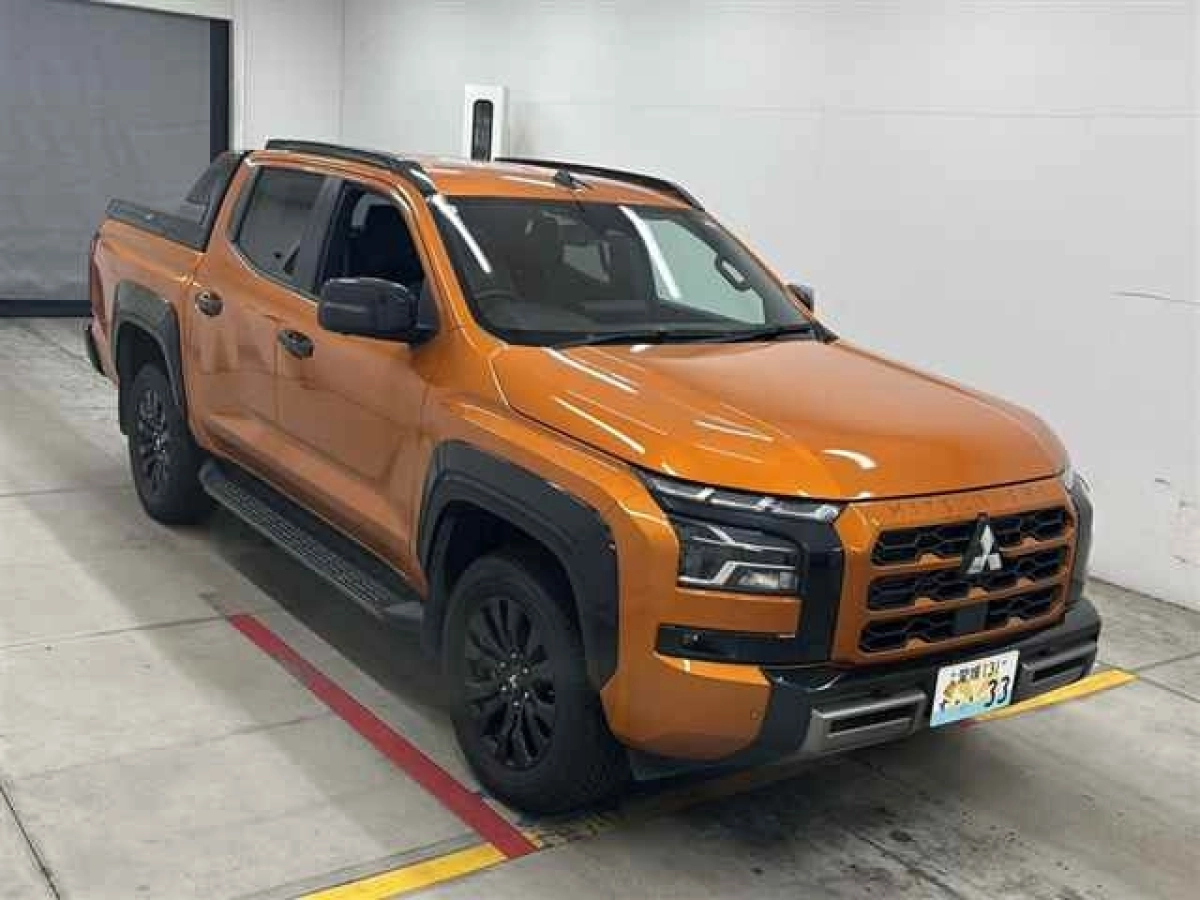 MITSUBISHI TRITON LC2T 2024