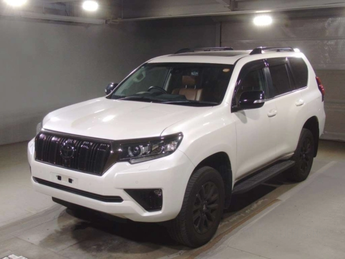 TOYOTA LAND CRUISER PRADO TRJ150W 2021