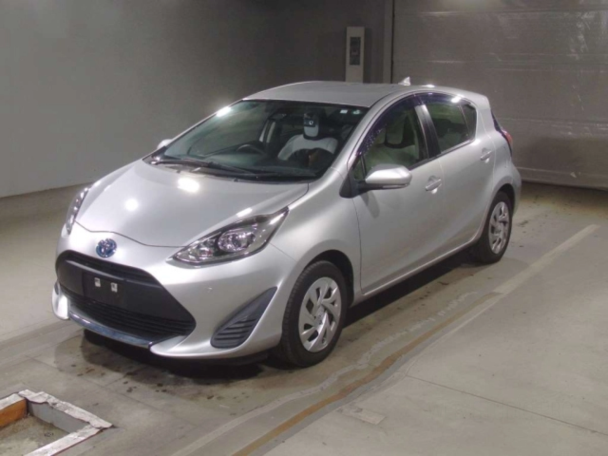 TOYOTA AQUA NHP10 2020