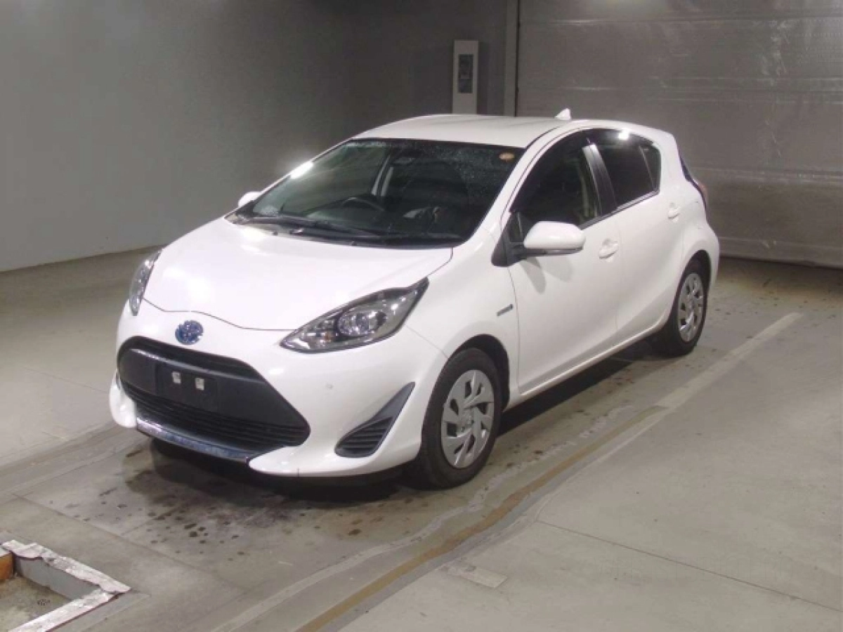 TOYOTA AQUA NHP10 2020