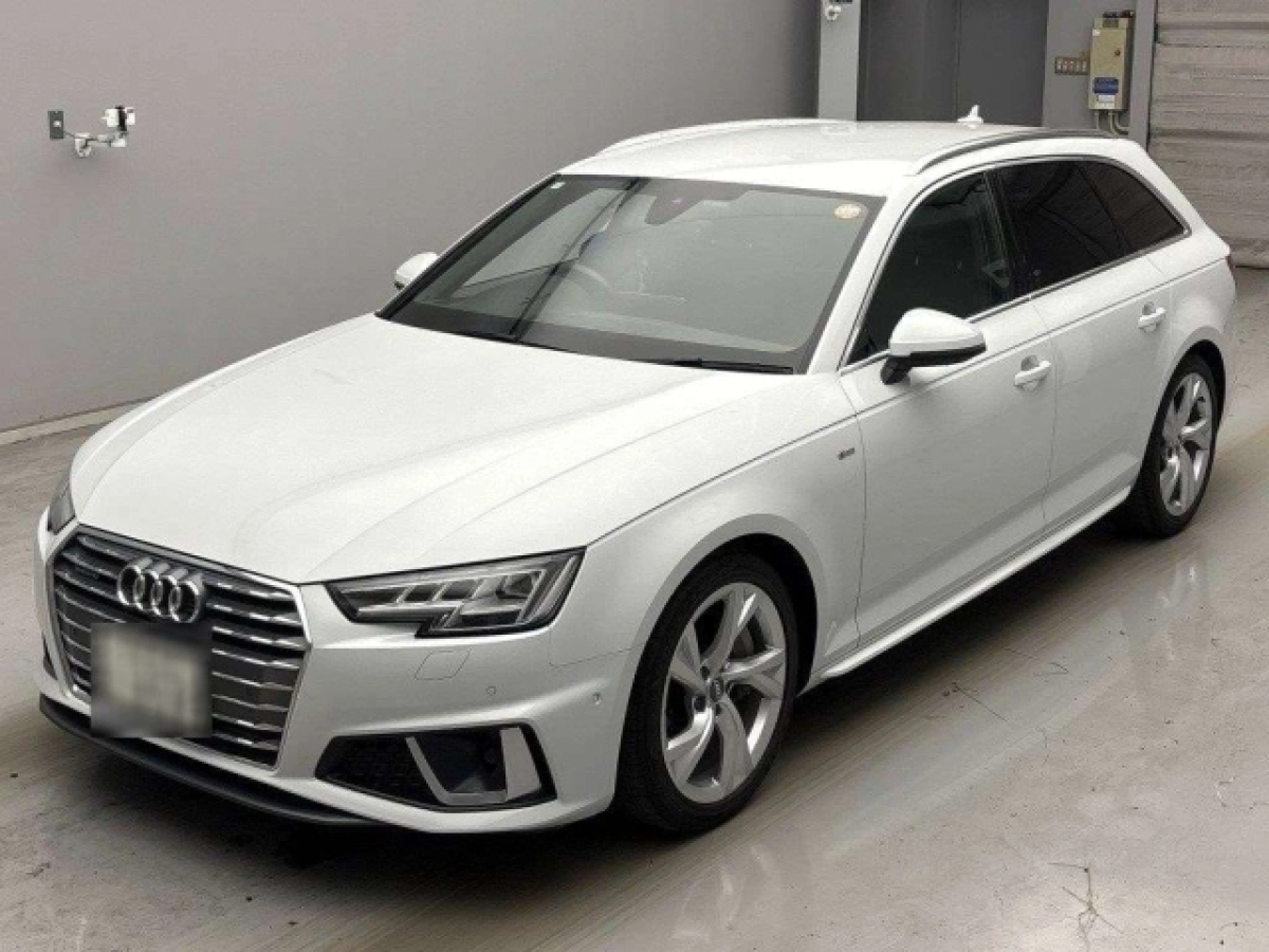 AUDI A4 8WCYRF 2020
