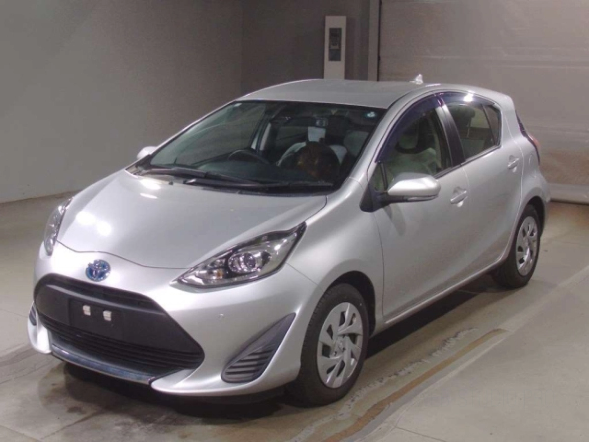 TOYOTA AQUA NHP10 2020