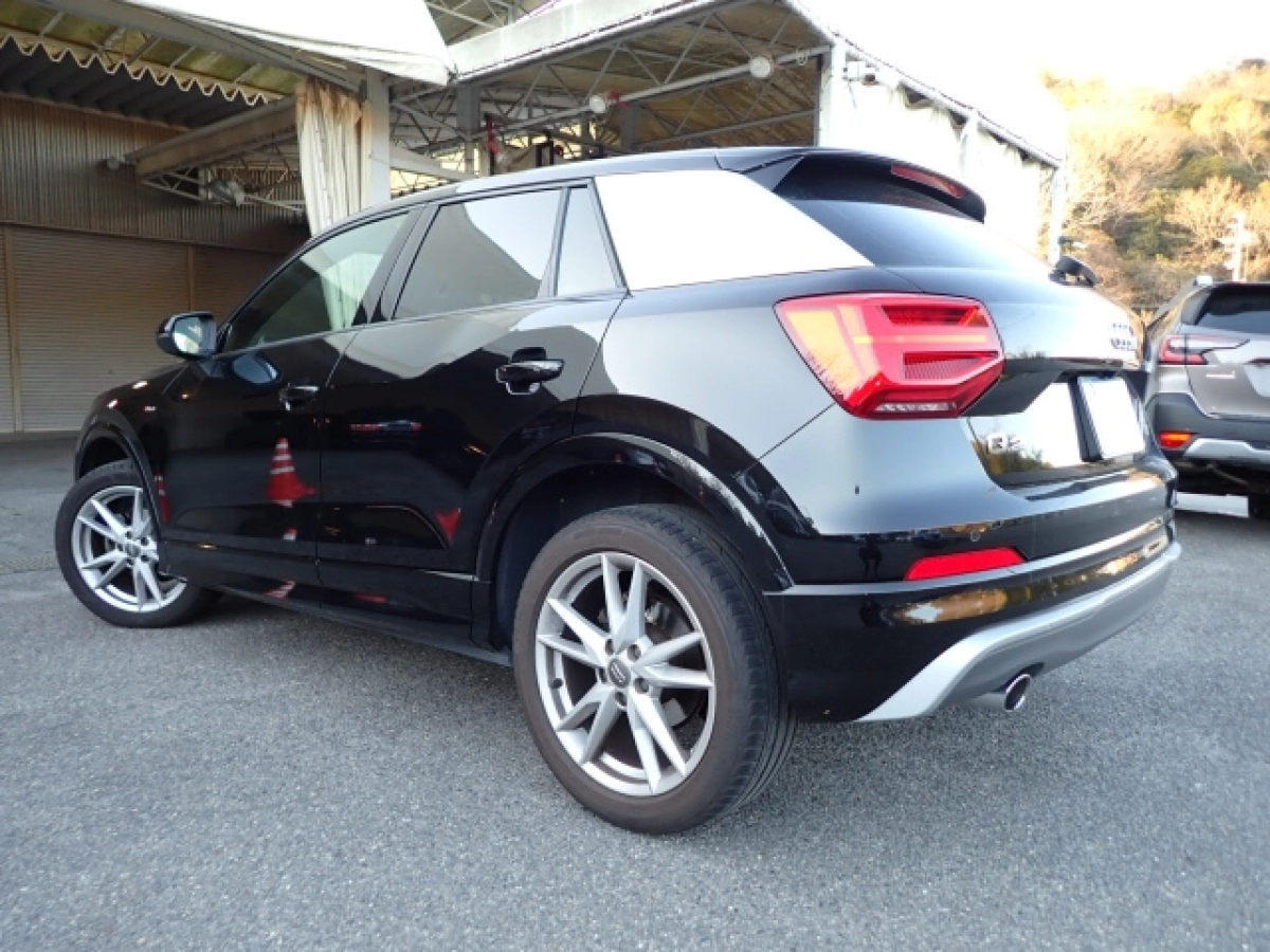 AUDI Q2