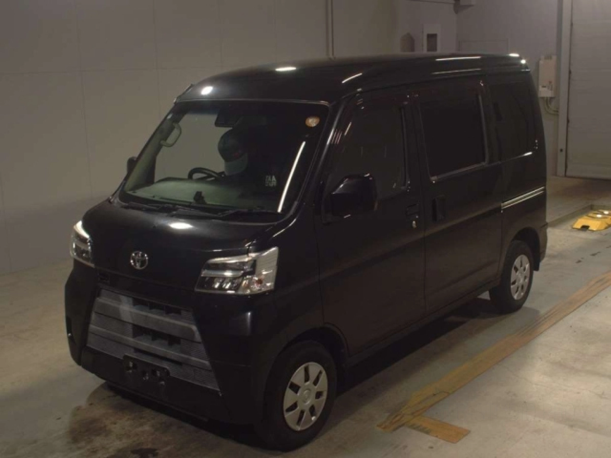 TOYOTA PIXIS VAN S331M 2020