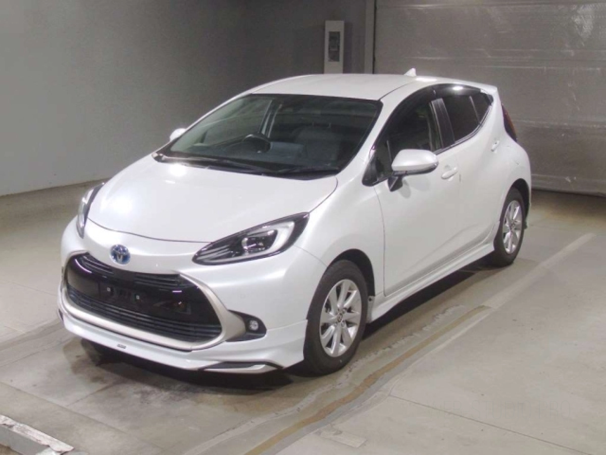 TOYOTA AQUA MXPK11 2021