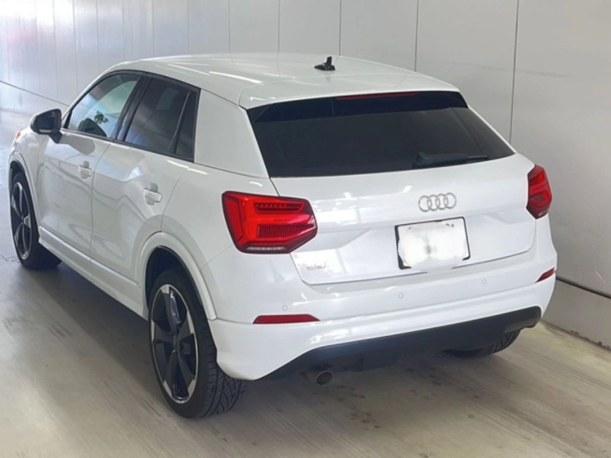 AUDI Q2