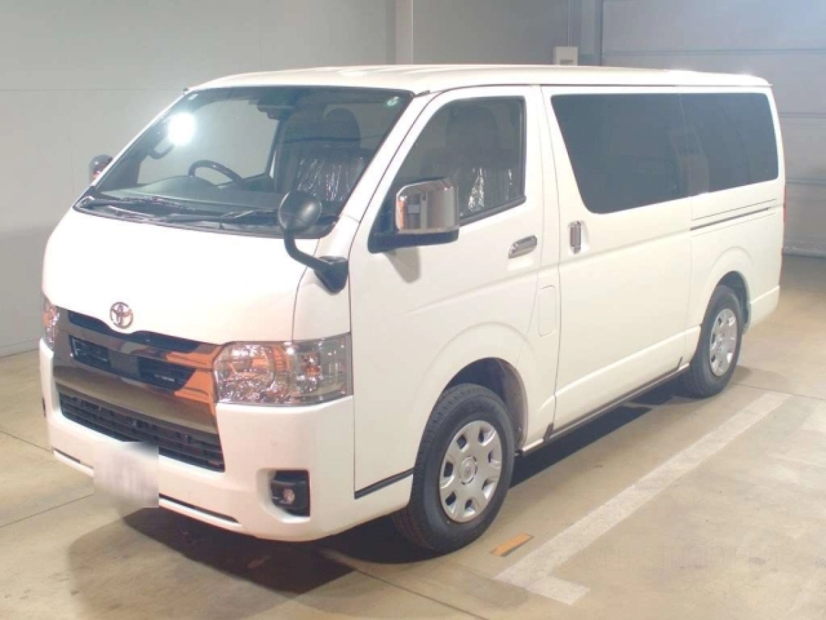 TOYOTA HIACE VAN GDH206V 2025