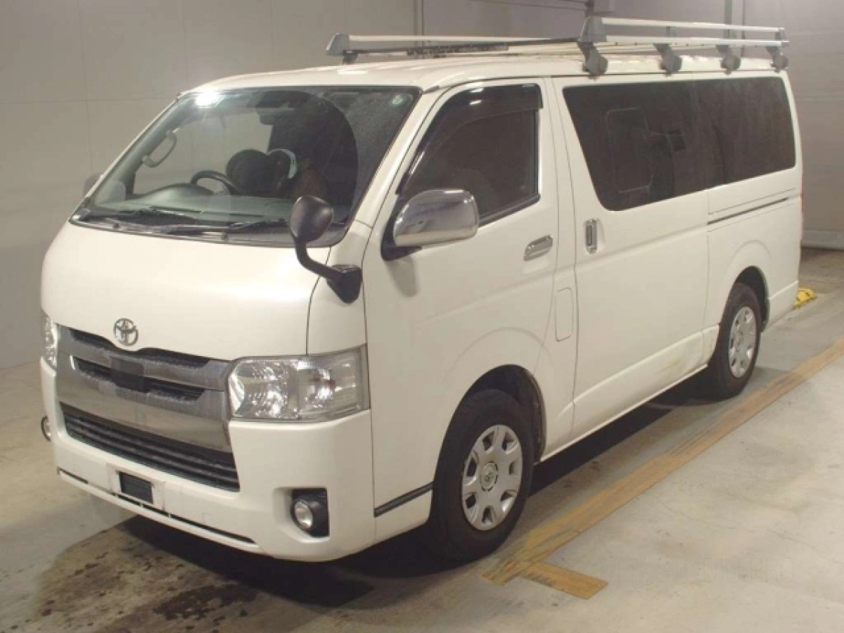 TOYOTA REGIUS ACE VAN