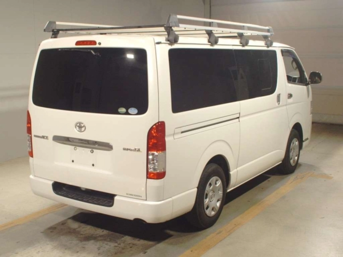 TOYOTA REGIUS ACE VAN