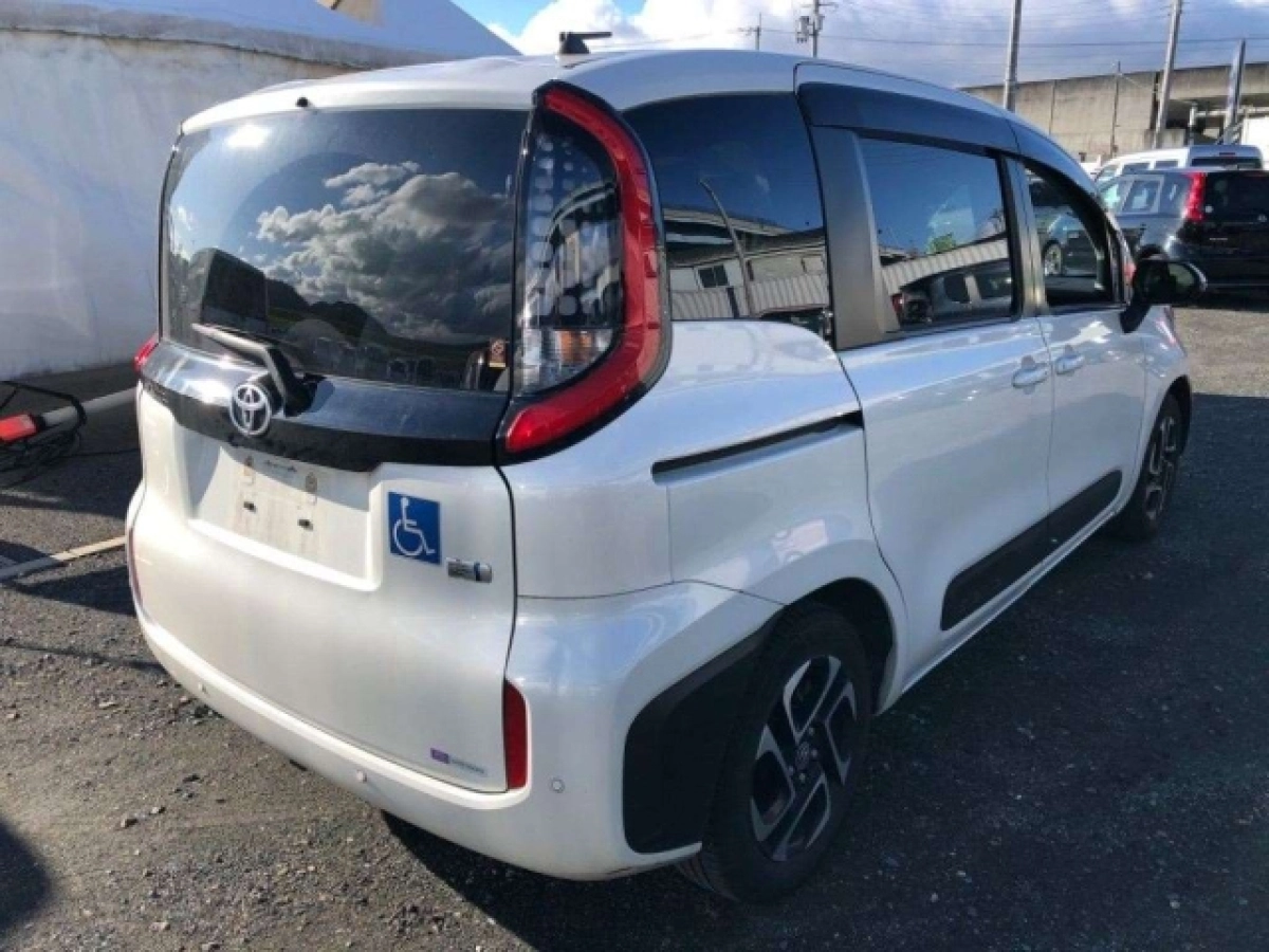 TOYOTA SIENTA