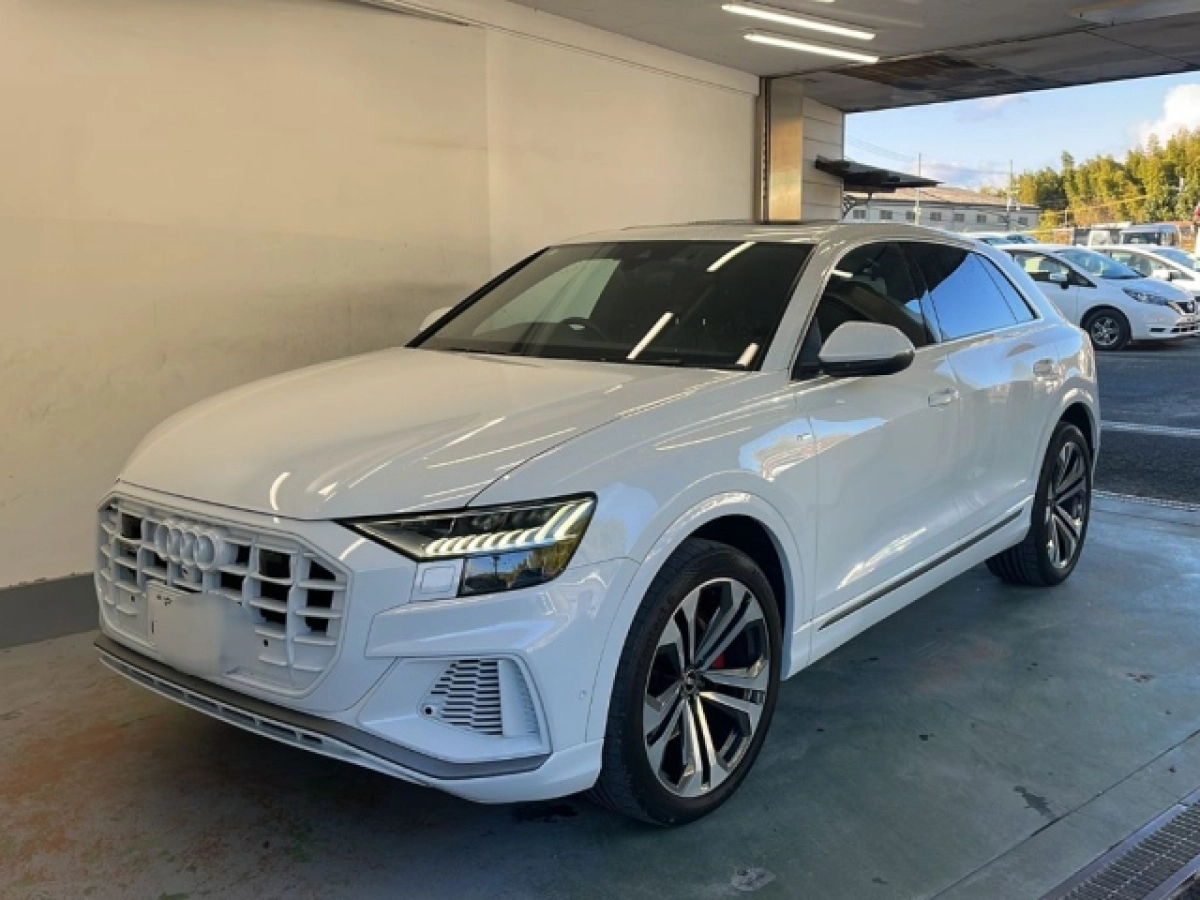 AUDI Q8 F1DCBA 2021