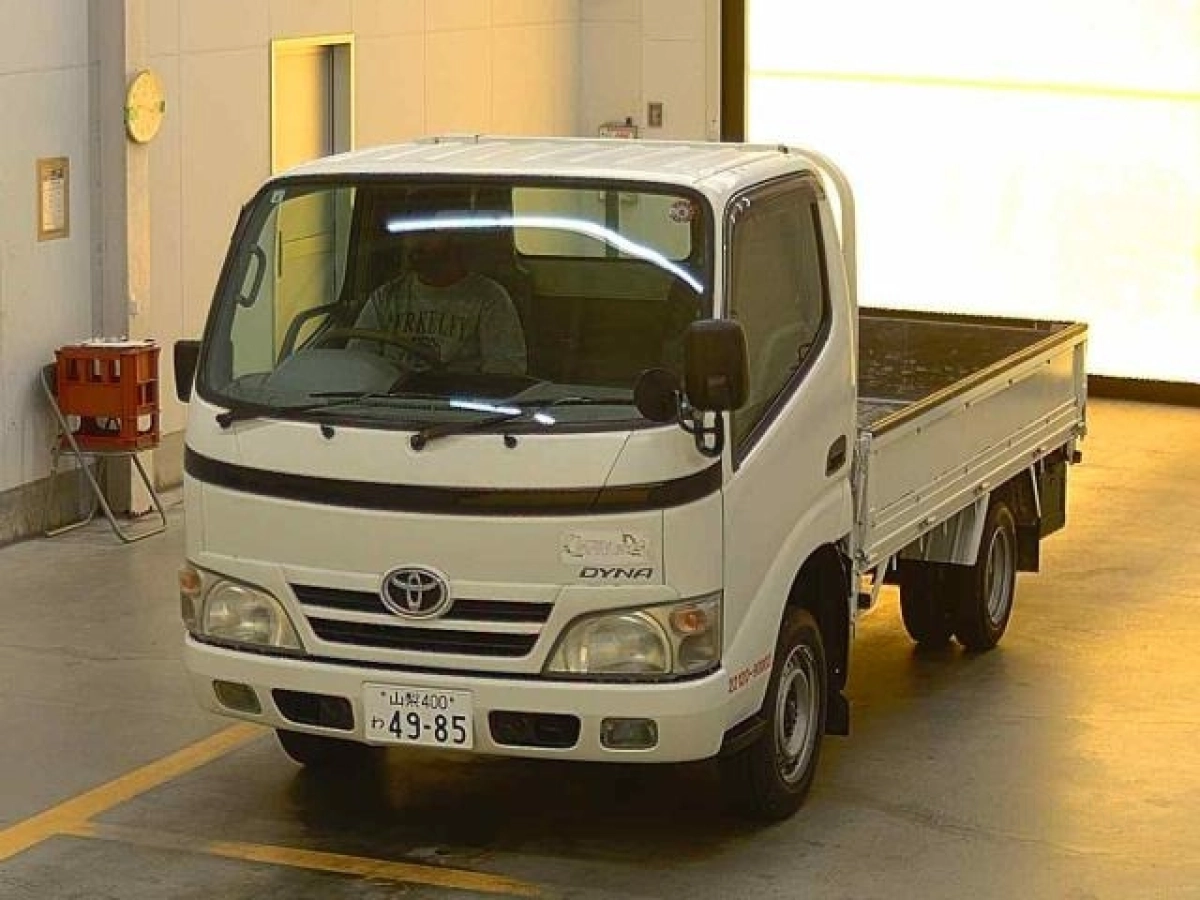 TOYOTA DYNA TRY230 2024