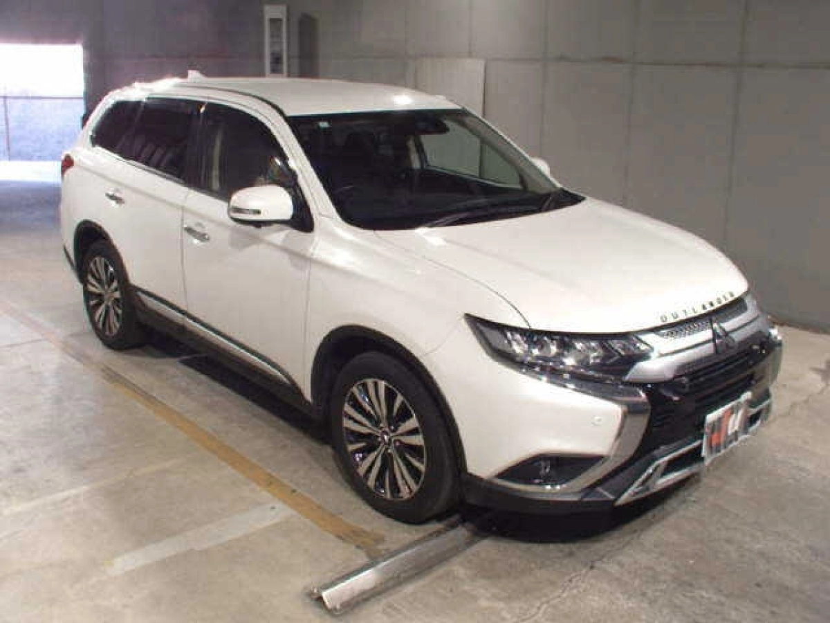MITSUBISHI OUTLANDER GF7W 2020